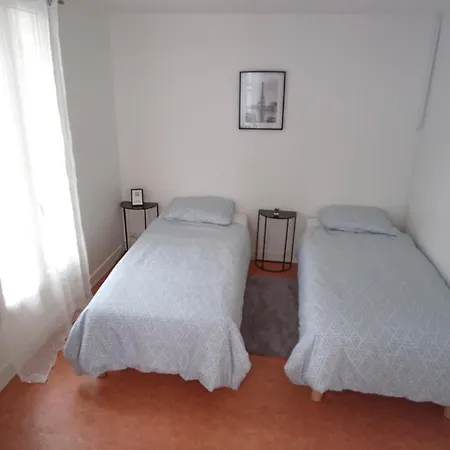 Privee A Arcueil - * 卡尚