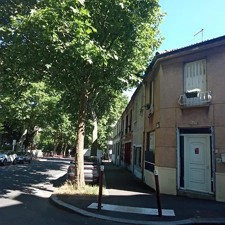 Privee A Arcueil - *